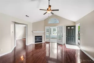 1596 Turnberry Village Dr, Washington Twp, OH 45458 - Photo 8