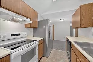 8377 Schoolgate Dr, Huber Heights, OH 45424 - Photo 12