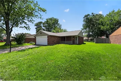 8377 Schoolgate Drive, Huber Heights, OH 45424 - Photo 6