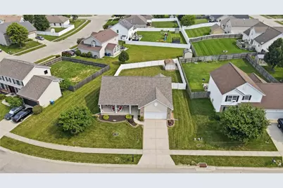 4651 Hialeah Park, Dayton, OH 45424 - Photo 2