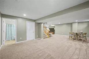 2651 Royal Gateway, Beavercreek, OH 45431 - Photo 32