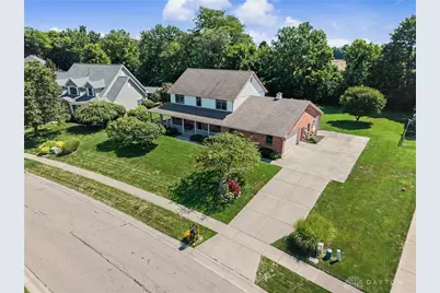 1082 Roger Scott Drive, Sugarcreek Twp, OH 45305 - Photo 2