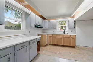 140 W Keller St, Bradford, OH 45308 - Photo 10
