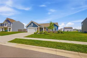 790 Hunters Run Dr, Brookville, OH 45309 - Photo 2
