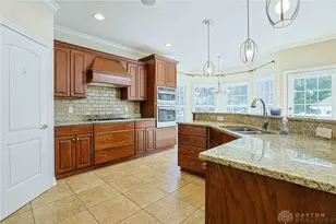 7596 Woodbridge Ct, Springboro, OH 45066 - Photo 8