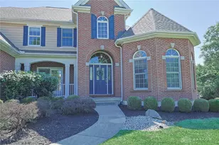 7596 Woodbridge Ct, Springboro, OH 45066 - Photo 2