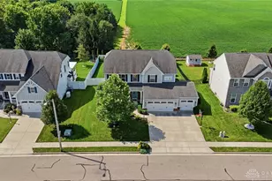 3302 Heatherstone Dr, Troy, OH 45373 - Photo 4