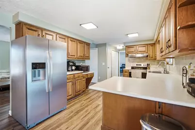 7028 Safari Drive, Huber Heights, OH 45424 - Photo 8