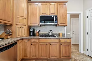 1996 Red Robin Dr, Beavercreek Twp, OH 45385 - Photo 18