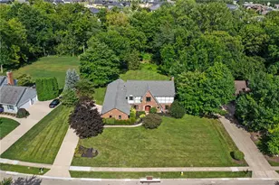 9570 Meadow Woods Ln, Washington Twp, OH 45458 - Photo 6