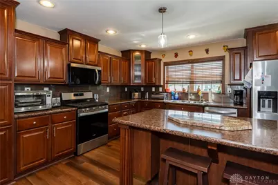 945 Ormsby Drive, Xenia, OH 45385 - Photo 8