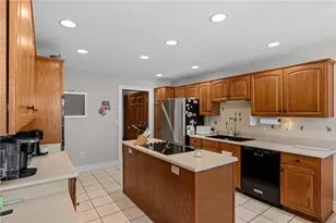 7015 Rosecliff Pl, Miami Township, OH 45459 - Photo 8