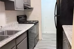201 Jamestown, Washington Twp, OH 45458 - Photo 4