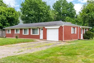 816 Country View Dr, Beavercreek, OH 45430 - Photo 2