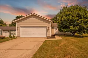 909 McDowell St, Xenia, OH 45385 - Photo 2