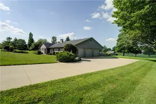 6468 Country Club Dr, Greenville, OH 45331 - Photo 4