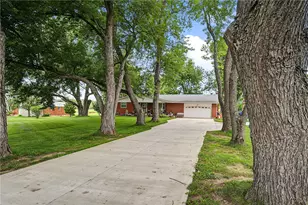 2305 Ross Rd, Bethel Twp, OH 45371 - Photo 4