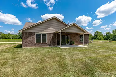 136 Pebble Creek Drive, Eaton, OH 45320 - Photo 8