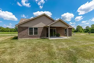 136 Pebble Crk Dr, Eaton, OH 45320 - Photo 8