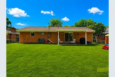 379 Ellenwood Drive, West Carrollton, OH 45449 - Photo 4