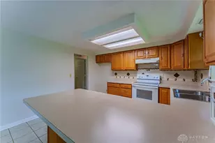 6689 Celestine St, Huber Heights, OH 45424 - Photo 18