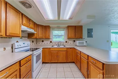 6689 Celestine Street, Huber Heights, OH 45424 - Photo 14