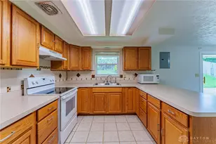 6689 Celestine St, Huber Heights, OH 45424 - Photo 14