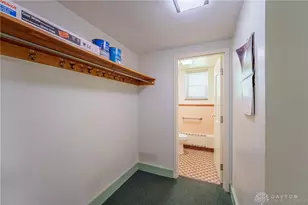 220 W Siebenthaler Ave, Dayton, OH 45405 - Photo 18
