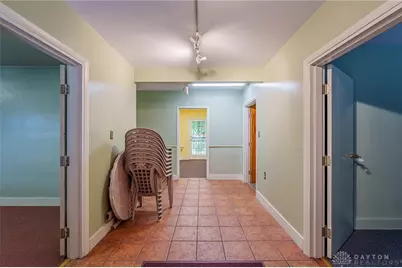 220 W Siebenthaler Avenue, Dayton, OH 45405 - Photo 6