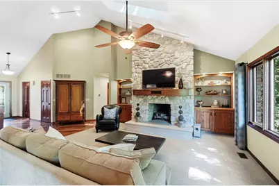 7128 Hunters Creek Drive, Dayton, OH 45459 - Photo 12