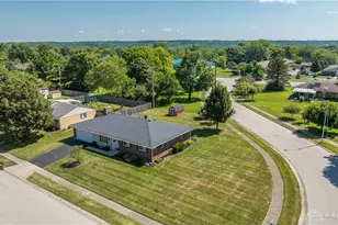 185 Katy Ln, Englewood, OH 45322 - Photo 4