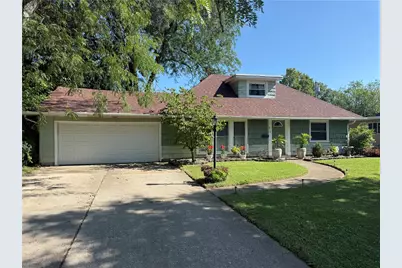 813 E Stroop Road, Kettering, OH 45429 - Photo 1