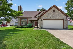 322 Meadowgrove Dr, Englewood, OH 45322 - Photo 1