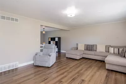 1401 Edenwood Drive, Beavercreek, OH 45434 - Photo 2