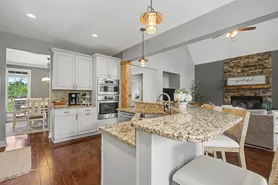 196 Blue Jay Way, Chester Township, OH 45177 - Photo 8