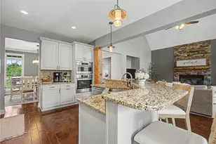 196 Blue Jay Way, Chester Township, OH 45177 - Photo 8
