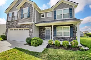 1097 Marty Lee Ln, Carlisle, OH 45005 - Photo 2