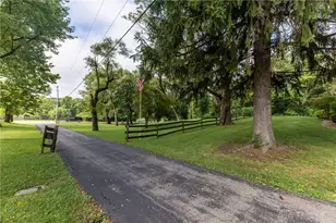7853 Chambersburg Rd, Huber Heights, OH 45424 - Photo 2