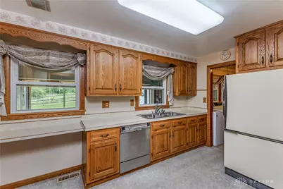 7853 Chambersburg Road, Huber Heights, OH 45424 - Photo 10