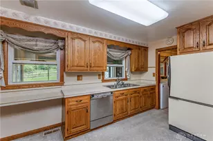 7853 Chambersburg Rd, Huber Heights, OH 45424 - Photo 10