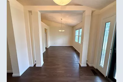 10029 Village Tree Court, Miamisburg, OH 45342 - Photo 6