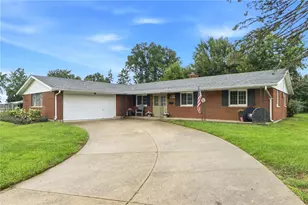 555 Adrian Ct, Fairborn, OH 45324 - Photo 1