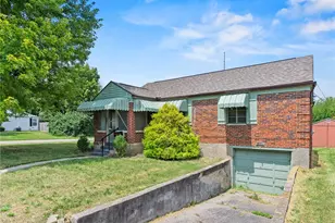 201 Castlewood Ave, Harrison Twp, OH 45405 - Photo 2