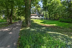 303 E Whipp Rd, Centerville, OH 45459 - Photo 1