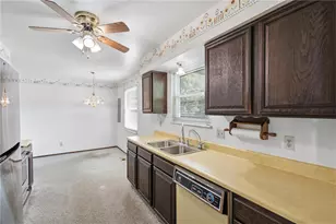 1341 S Elm St, West Carrollton, OH 45449 - Photo 14