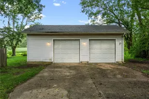 7565 Newbury Rd, Bethel Twp, OH 45371 - Photo 4