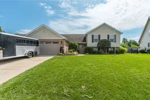 165 Hampton Pl, Troy, OH 45373 - Photo 1