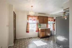 3608 Valleywood Dr, Dayton, OH 45429 - Photo 8