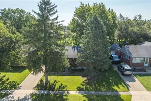 3608 Valleywood Dr, Dayton, OH 45429 - Photo 4