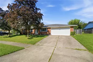 7315 Colegrove Dr, Huber Heights, OH 45424 - Photo 1